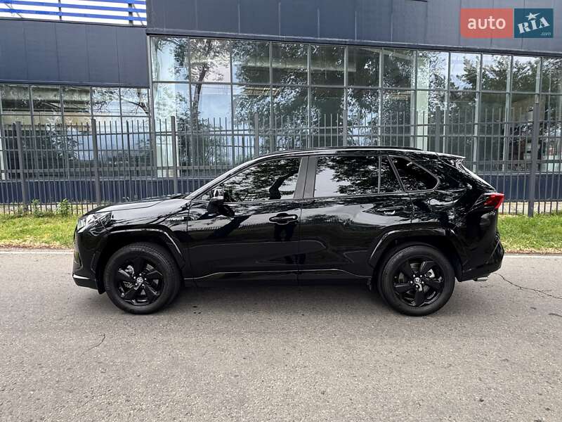 Позашляховик / Кросовер Toyota RAV4 2020 в Дніпрі
