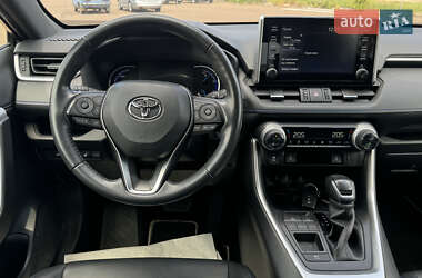 Внедорожник / Кроссовер Toyota RAV4 2020 в 