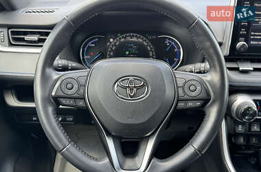 Внедорожник / Кроссовер Toyota RAV4 2020 в 