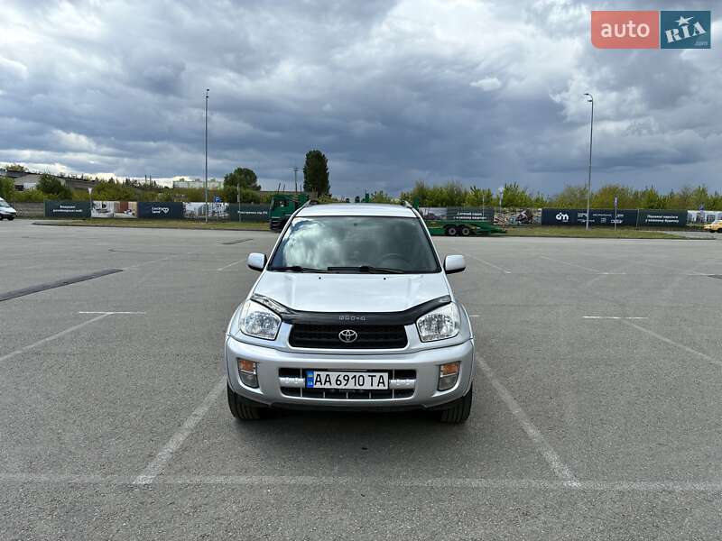 Внедорожник / Кроссовер Toyota RAV4 2003 в 