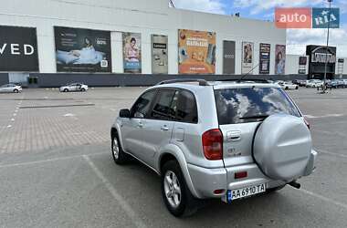 Внедорожник / Кроссовер Toyota RAV4 2003 в 