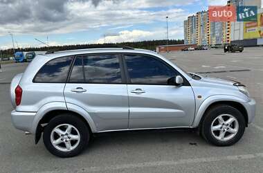 Внедорожник / Кроссовер Toyota RAV4 2003 в 