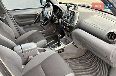 Внедорожник / Кроссовер Toyota RAV4 2003 в 