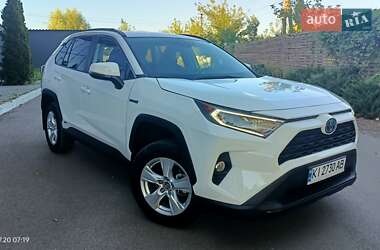 Позашляховик / Кросовер Toyota RAV4 2020 в Чубинське