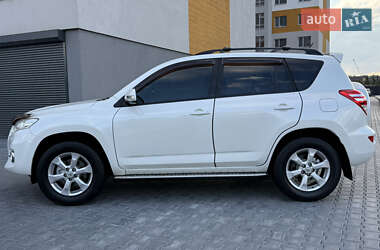 Позашляховик / Кросовер Toyota RAV4 2011 в 