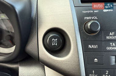 Позашляховик / Кросовер Toyota RAV4 2011 в 