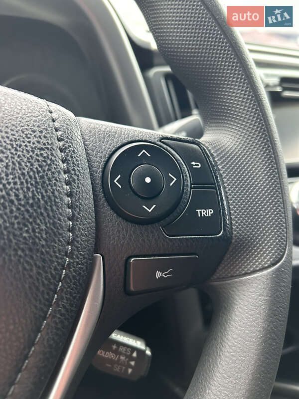 Позашляховик / Кросовер Toyota RAV4 2017 в Дубні