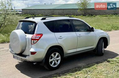 Внедорожник / Кроссовер Toyota RAV4 2010 в 