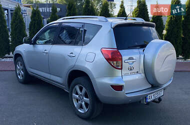 Внедорожник / Кроссовер Toyota RAV4 2008 в 