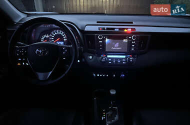 Внедорожник / Кроссовер Toyota RAV4 2013 в 