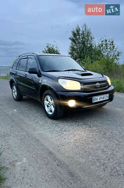Позашляховик / Кросовер Toyota RAV4 2004 в Рівному
