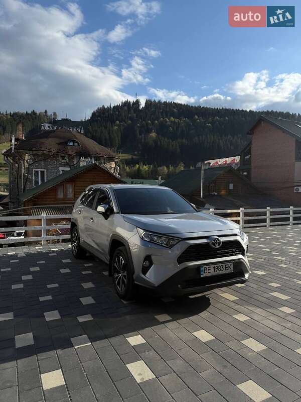 Внедорожник / Кроссовер Toyota RAV4 2020 в Одессе