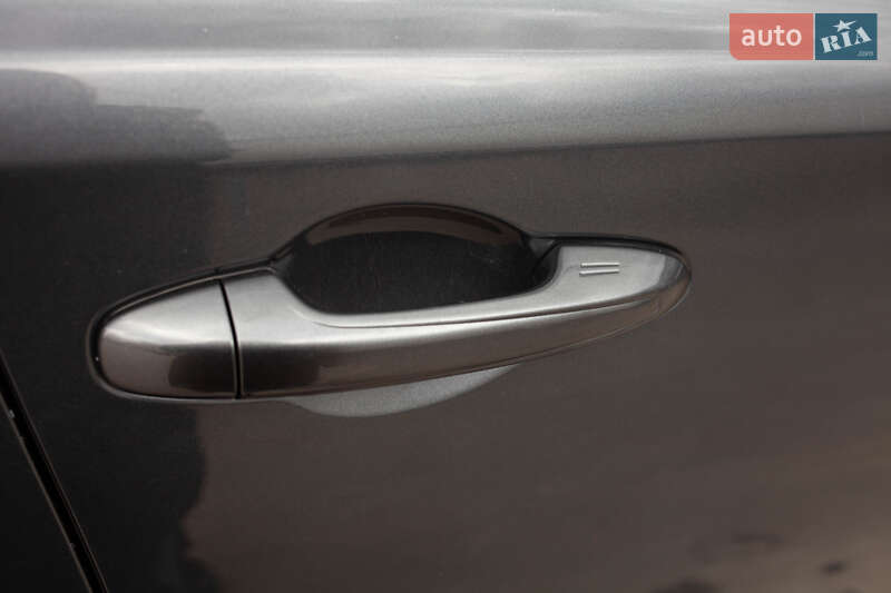 Внедорожник / Кроссовер Toyota RAV4 2013 в Киеве