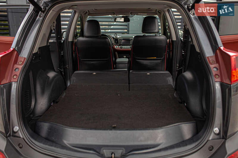 Внедорожник / Кроссовер Toyota RAV4 2013 в Киеве