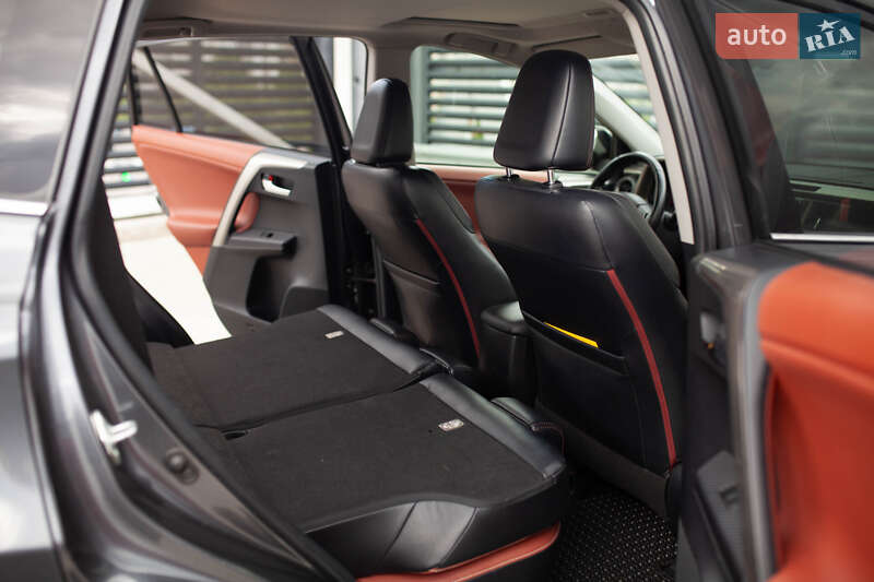 Внедорожник / Кроссовер Toyota RAV4 2013 в Киеве