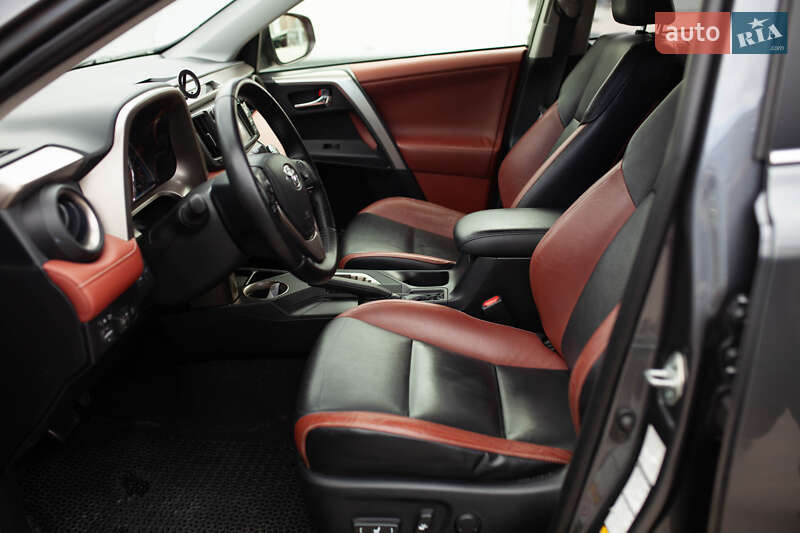 Внедорожник / Кроссовер Toyota RAV4 2013 в Киеве