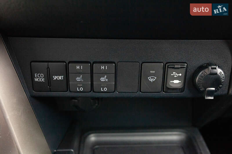 Внедорожник / Кроссовер Toyota RAV4 2013 в Киеве