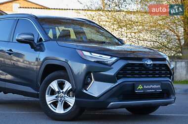 Внедорожник / Кроссовер Toyota RAV4 2020 в 