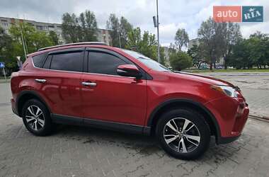 Позашляховик / Кросовер Toyota RAV4 2017 в 