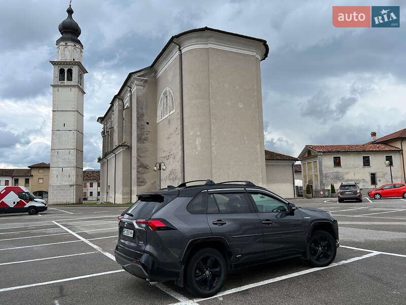 Внедорожник / Кроссовер Toyota RAV4 2019 в Львове