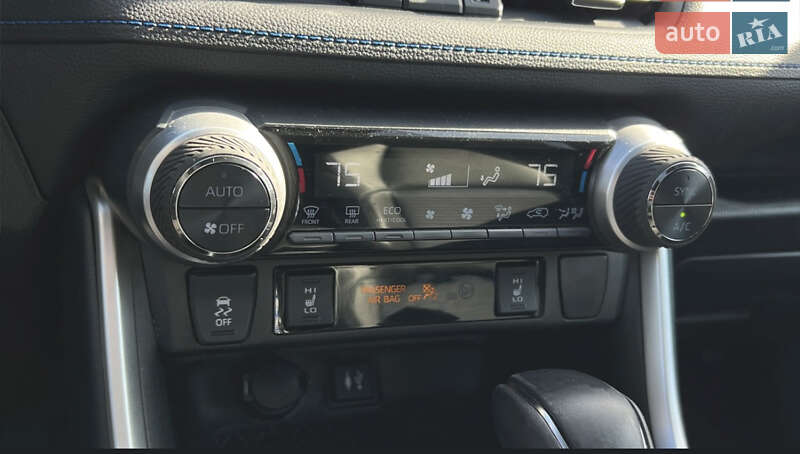 Внедорожник / Кроссовер Toyota RAV4 2019 в Львове