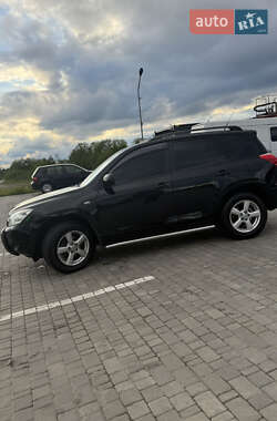 Позашляховик / Кросовер Toyota RAV4 2008 в 