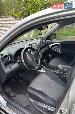 Позашляховик / Кросовер Toyota RAV4 2006 в 