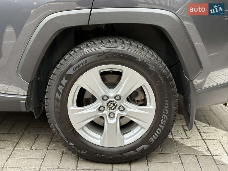 Позашляховик / Кросовер Toyota RAV4 2020 в Києві