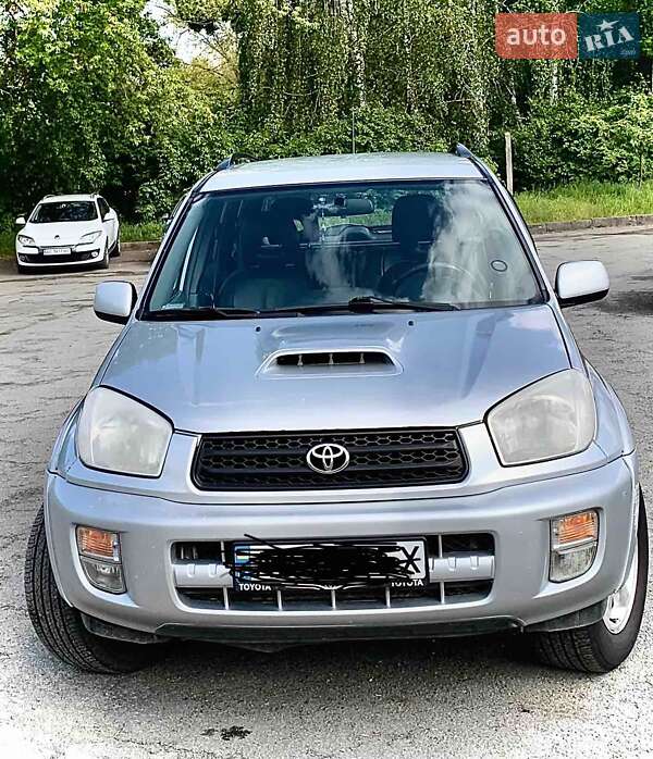 Внедорожник / Кроссовер Toyota RAV4 2002 в Луцке