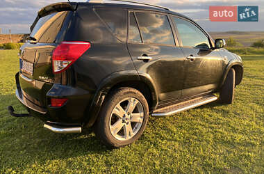 Позашляховик / Кросовер Toyota RAV4 2006 в 