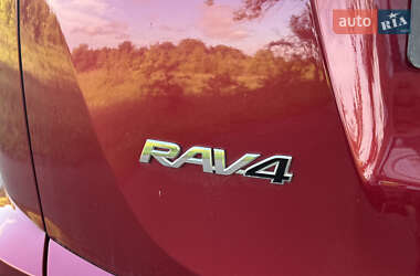 Внедорожник / Кроссовер Toyota RAV4 2018 в 