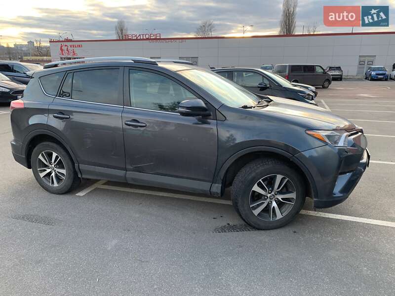 Позашляховик / Кросовер Toyota RAV4 2015 в Києві