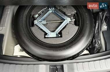 Позашляховик / Кросовер Toyota RAV4 2021 в 