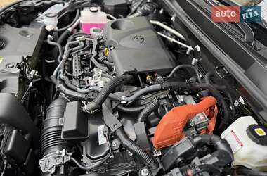 Позашляховик / Кросовер Toyota RAV4 2021 в 