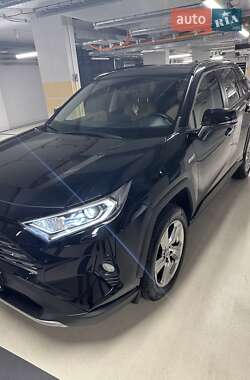 Позашляховик / Кросовер Toyota RAV4 2020 в Києві