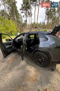Внедорожник / Кроссовер Toyota RAV4 2024 в 