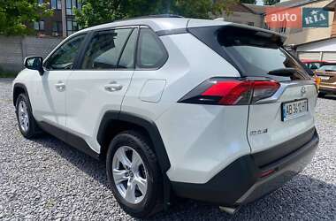 Внедорожник / Кроссовер Toyota RAV4 2020 в 