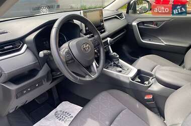 Внедорожник / Кроссовер Toyota RAV4 2020 в 