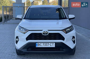 Внедорожник / Кроссовер Toyota RAV4 2019 в Буске