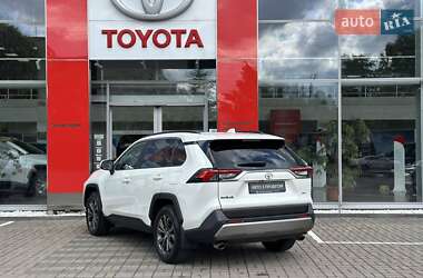 Внедорожник / Кроссовер Toyota RAV4 2022 в 