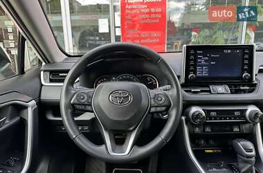 Внедорожник / Кроссовер Toyota RAV4 2022 в 