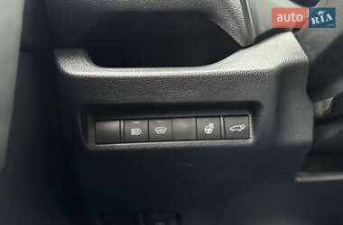 Внедорожник / Кроссовер Toyota RAV4 2022 в 