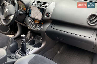 Внедорожник / Кроссовер Toyota RAV4 2011 в 