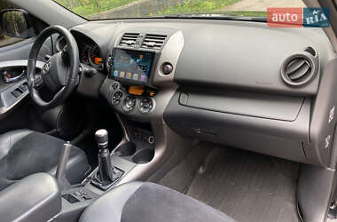 Внедорожник / Кроссовер Toyota RAV4 2011 в 