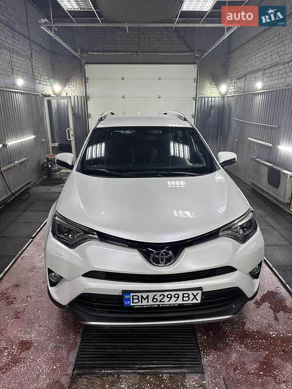 Позашляховик / Кросовер Toyota RAV4 2015 в Сумах