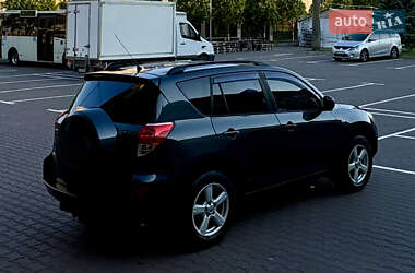 Внедорожник / Кроссовер Toyota RAV4 2007 в 