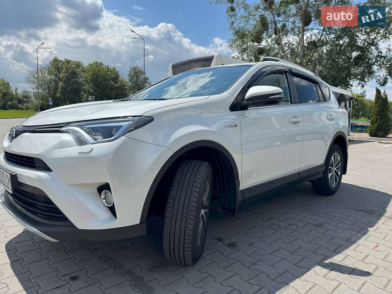 Внедорожник / Кроссовер Toyota RAV4 2017 в Житомире