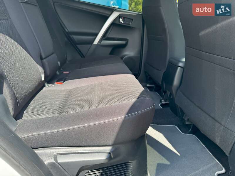 Внедорожник / Кроссовер Toyota RAV4 2017 в Житомире