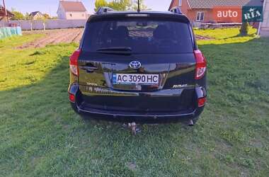 Внедорожник / Кроссовер Toyota RAV4 2006 в 
