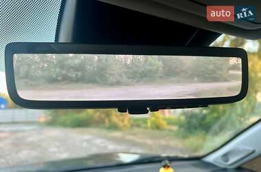 Позашляховик / Кросовер Toyota RAV4 2020 в 